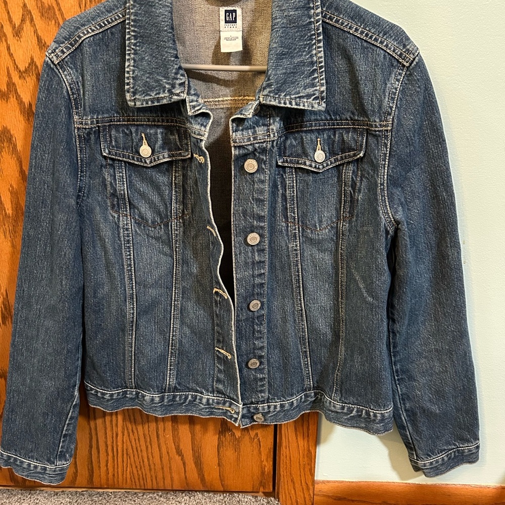 GAP Women's Classic Indigo Jean Jacket